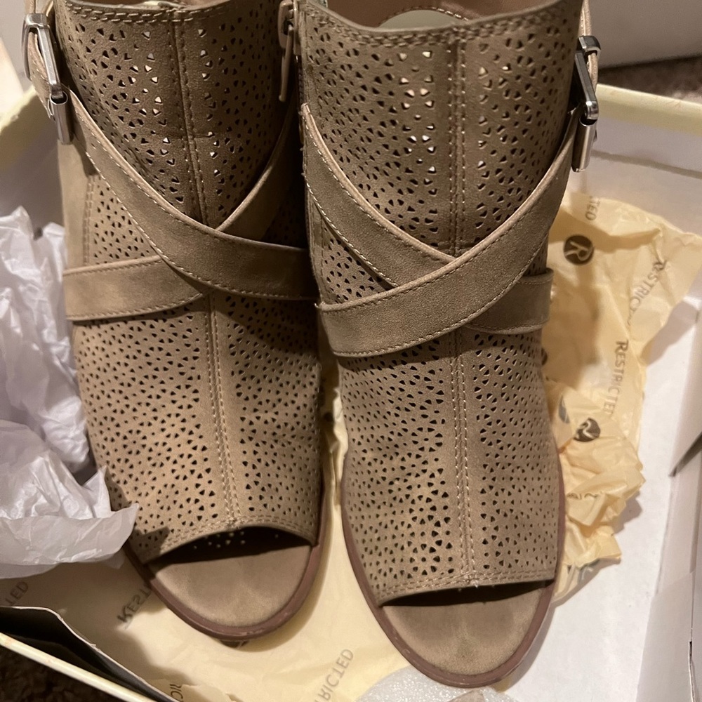 Restricted bootie